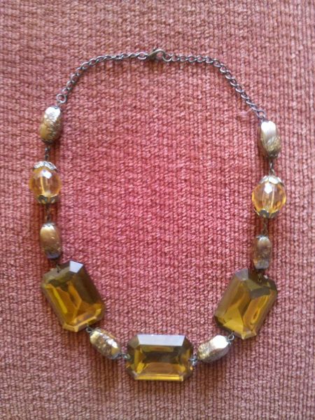 colar dourado