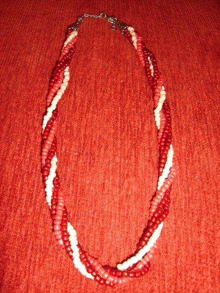 colar torcido