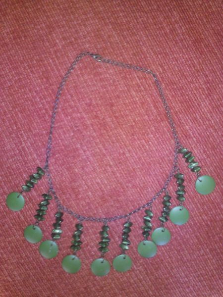 colarverde com pingente redondo