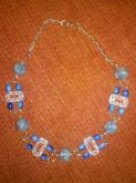 colar azul
